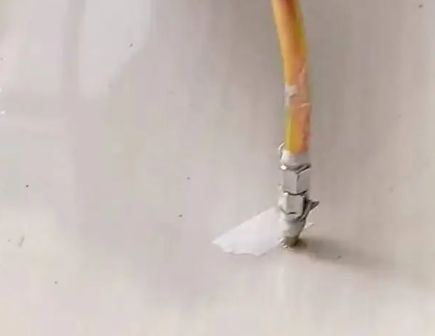 巨野瓷砖空鼓维修公司专业解答在瓷砖铺贴过程中，如果使用的砂料过粗（如全部使用了粗砂），可能会导致以下问题